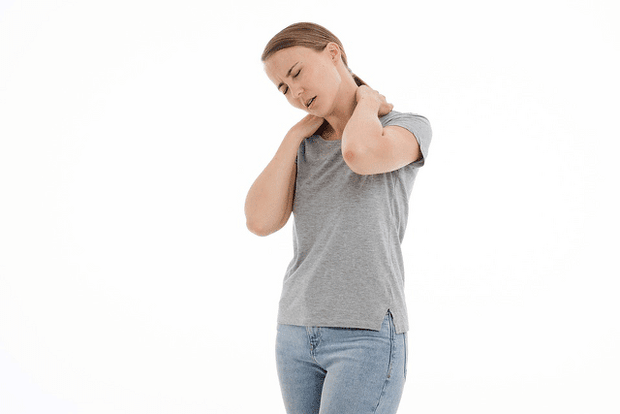 Neck pain in women - symptoms of osteochondrosis
