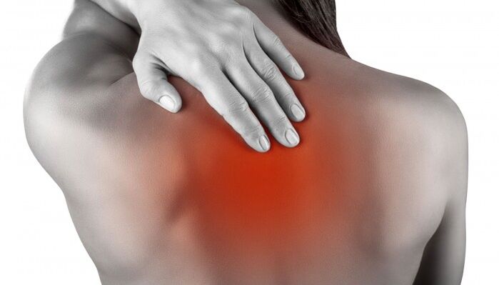 Pain between the shoulders of sternal osteochondrosis